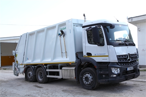 Three waste collection trucks were delivered to the Municipality of Shumen