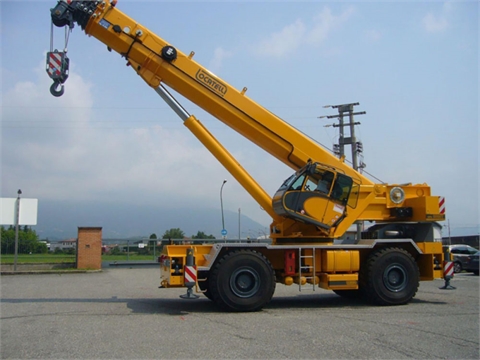 Self-propelled crane - 45 tons