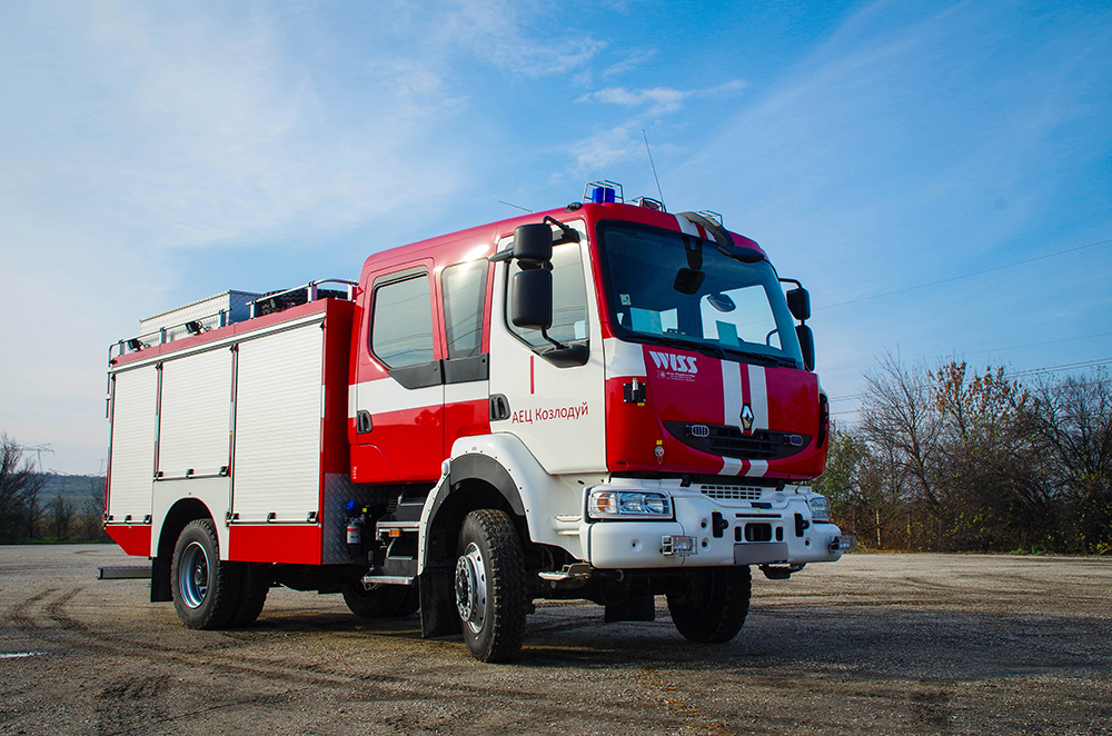Industrial firefighting vehicles