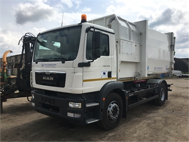 Side Loading waste collection truck