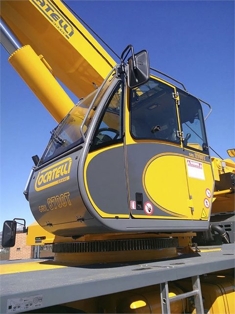 Self-propelled crane - 45 tons