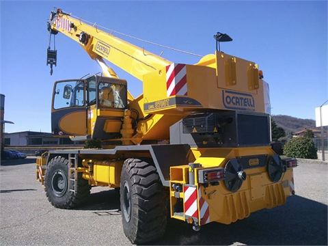 Self-propelled crane - 45 tons