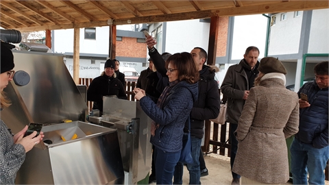 Autonomous composting machines