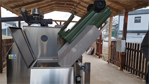 Autonomous composting machines