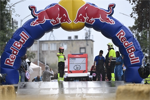 Екип на Авто Инженеринг взе участие в състезание на Red Bull в София