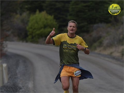 ЮЛИАН ДИМОВ първи в своята категория на маратона в Патагония!