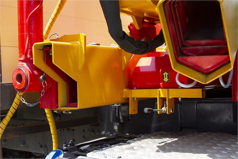 Truck with winch, on-board superstructure and hydraulic crane
