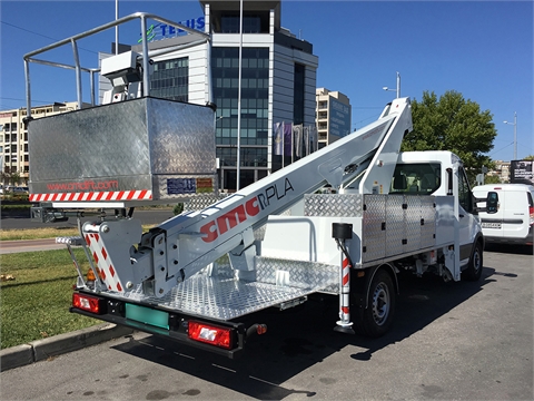 Aerial platform vehicle