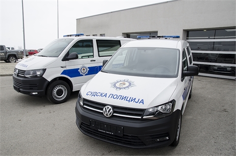 Специализирани автомобили за транспортиране на криминални лица
