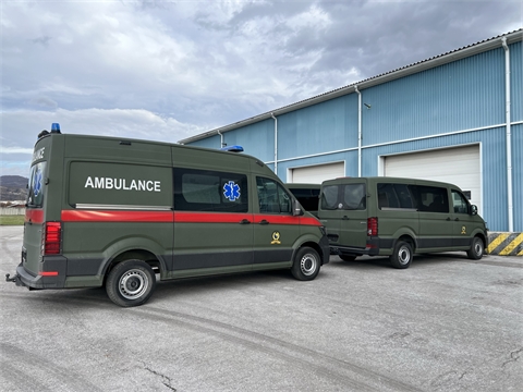 Специализирани високопроходими автомобили и линейки