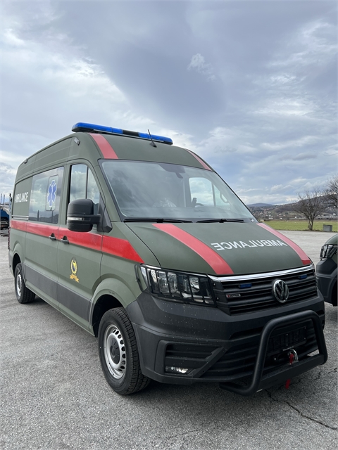 Специализирани високопроходими автомобили и линейки