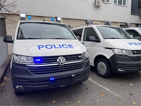 10 броя специализирани автомобили бяха доставени на Главна Дирекция Национална Полиция